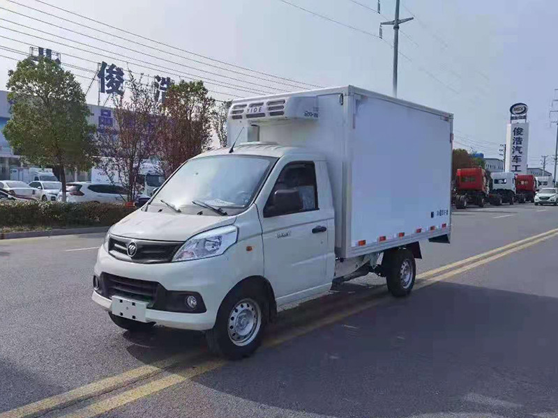 2.8米福田祥菱V1小型冷藏保温车